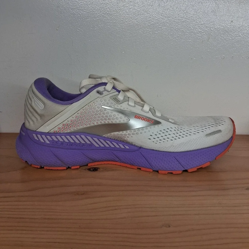 Brooks Adrenaline GTS 22 Running‎ Shoes Sneakers Women's Size 8 B